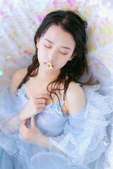 美丽姑娘免费观看在线观看高清版